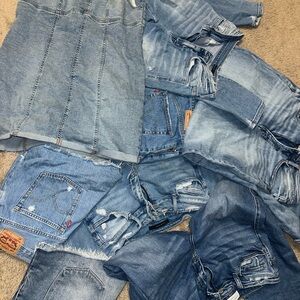 WOMENS DENIM BUNDLE SIZE RANGE 31-32